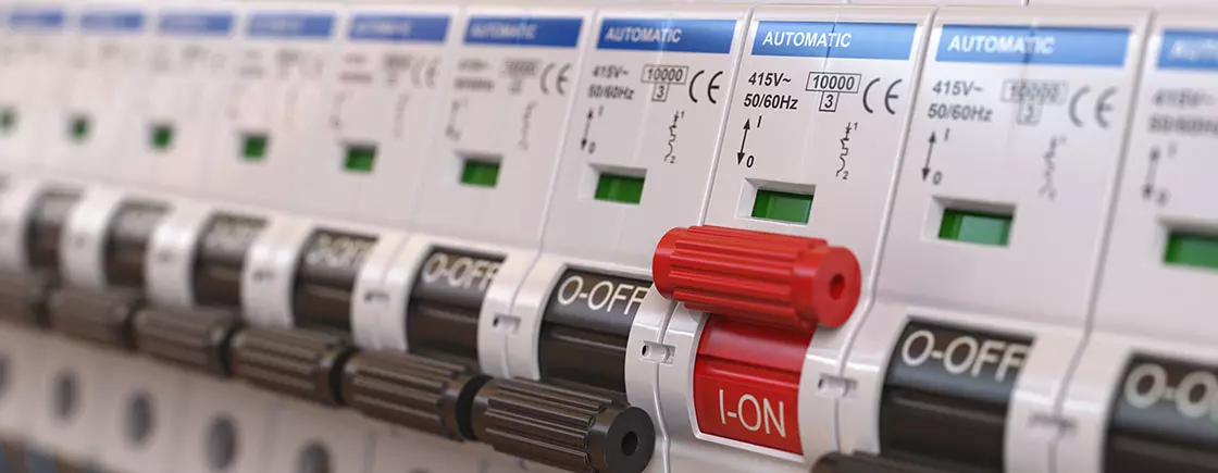 Montagem de Quadro de Comandos Eletricos